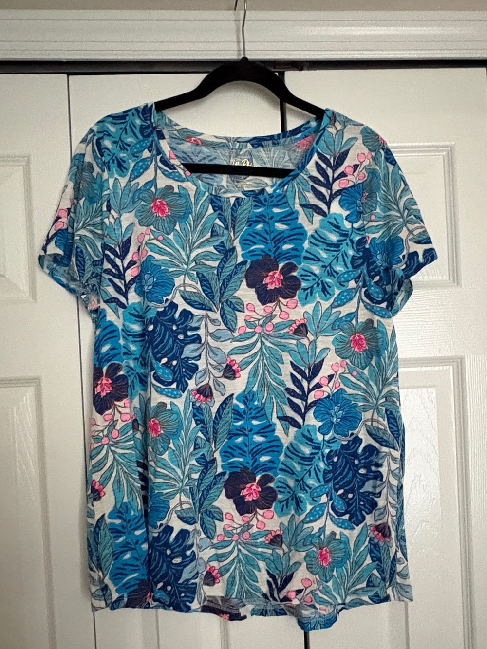 Lilly Pulitzer Blue Tropical Floral Short Sleeve Top